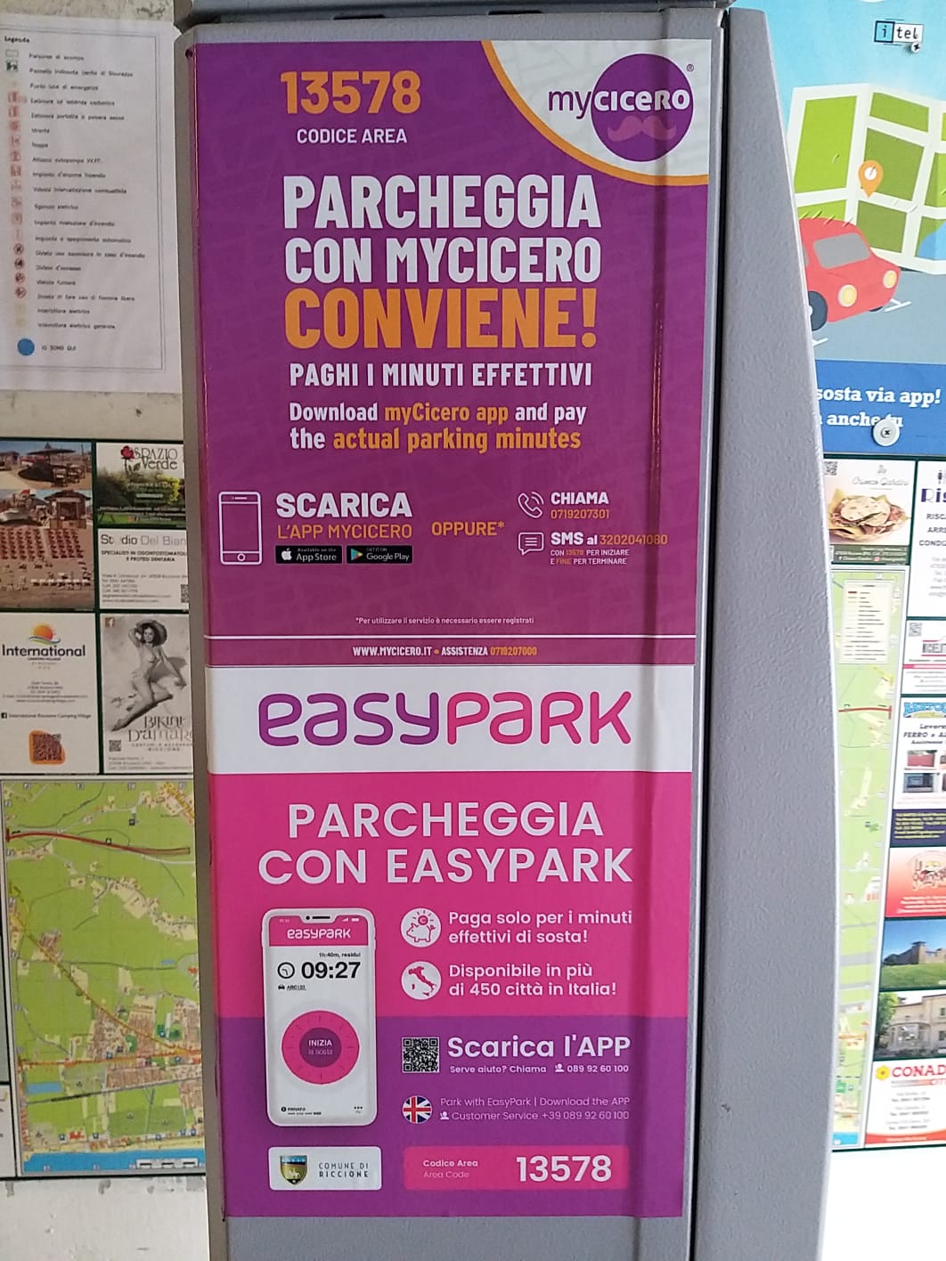Immagini cartelloni app per pagamento sosta parcheggi